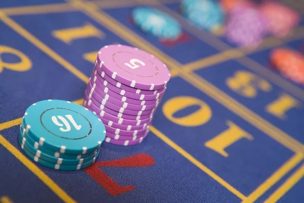 Antarmuka permainan The Dog House di pejuang88 menampilkan reel yang ekspanding dan simbol bonus